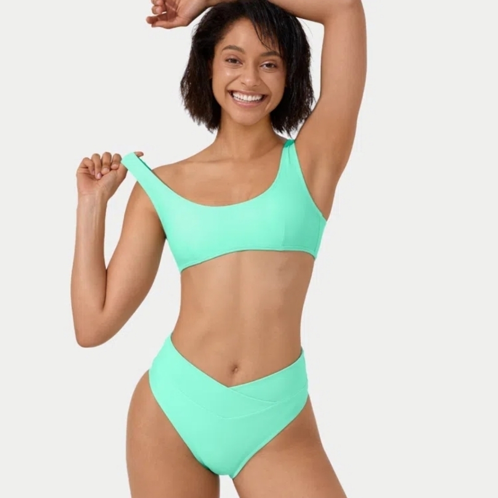 Solid U Neck Bikini Top Swimsuit